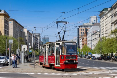 Dla warszawiaków 105N szybko stały się symbolem miejskiego krajobrazu lat 70. i 80.