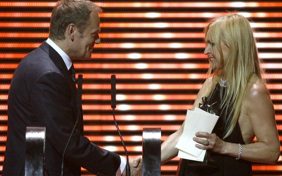 Donald Tusk i Monika Olejnik na gali wręczenia Wiktorów w 2007 r.