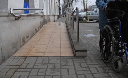 Sądy zasądzają już milionowe odszkodowania dla ofiar wypadków komunikacyjnych