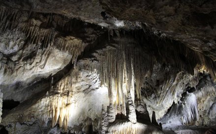 Jaskinie w Han-sur-Lesse w Belgii