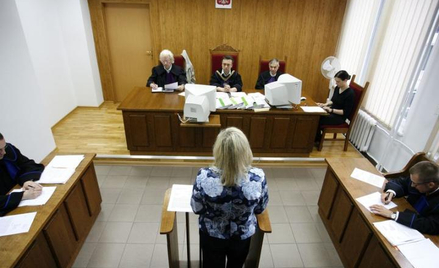 Jakie wydatki, gdy szef procesuje się ze swoim pracownikiem