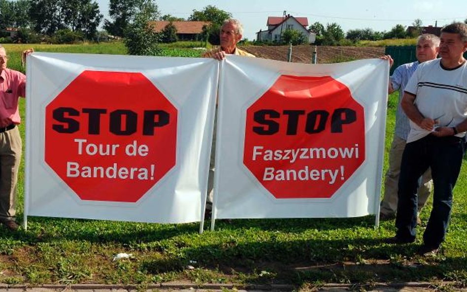 Polacy protestujący w Medyce