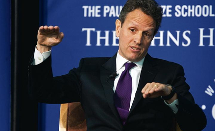 Amerykański sekretarz skarbu Timothy Geithner jest świadomy, że koszt obsługi długu publicznego USA 