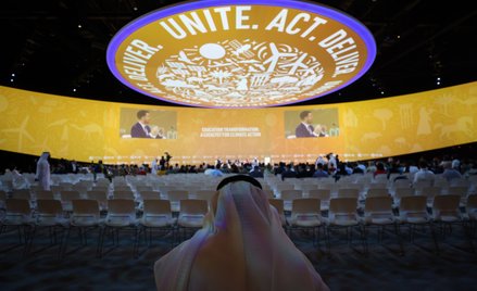 Szczyt klimatyczny w Dubaju. Spektakularny zgrzyt na start, dalej też ciekawie