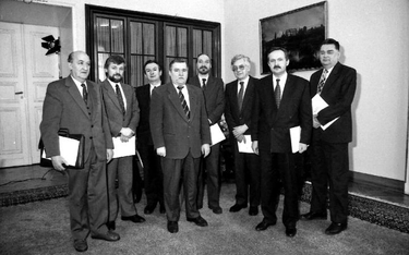 Luty, 1991 r. Inauguracyjne spotkanie Komitetu Doradczego Prezydenta RP Lecha Wałęsy. Andrzej Kostar