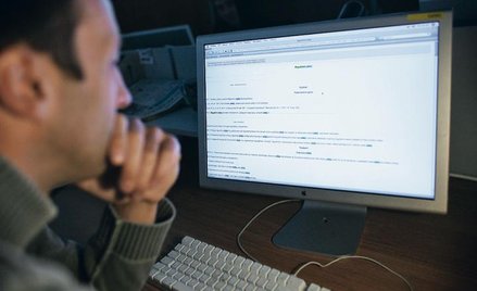 Jeśli pracownik nie chce zapoznać się z treścią regulaminu pracy i podpisać oświadczenia, to szef mo