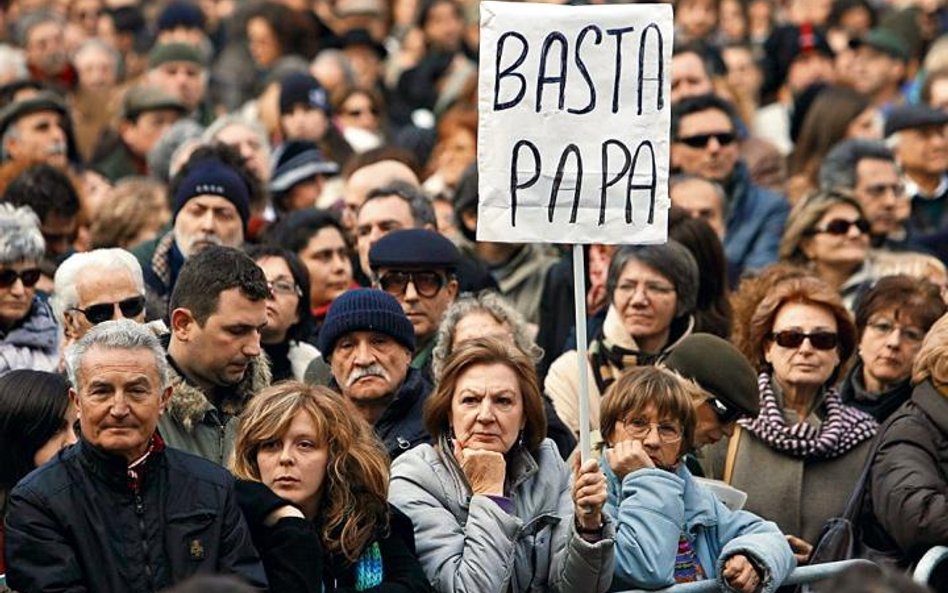 Protest przeciwko ingerencji papieża w sprawę Eluany Englaro. Tymczasem watykański minister zdrowia 