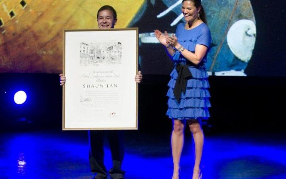 Shaun Tan odbiera nagrodę imienia Astrid Lindgren