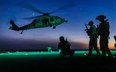 Opertorzy Navy SEALs podczas ćwiczeń z zakresu operacji przechwytywania na morzu, fot. ilustracyjna 
