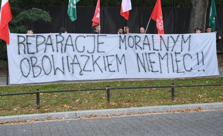 Pikieta przed Ambasadą Niemiec w Warszawie ws. reparacji, rok 2018