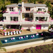 Zamieszkaj w domku dla lalek Barbie. Wyjątkowa oferta Airbnb