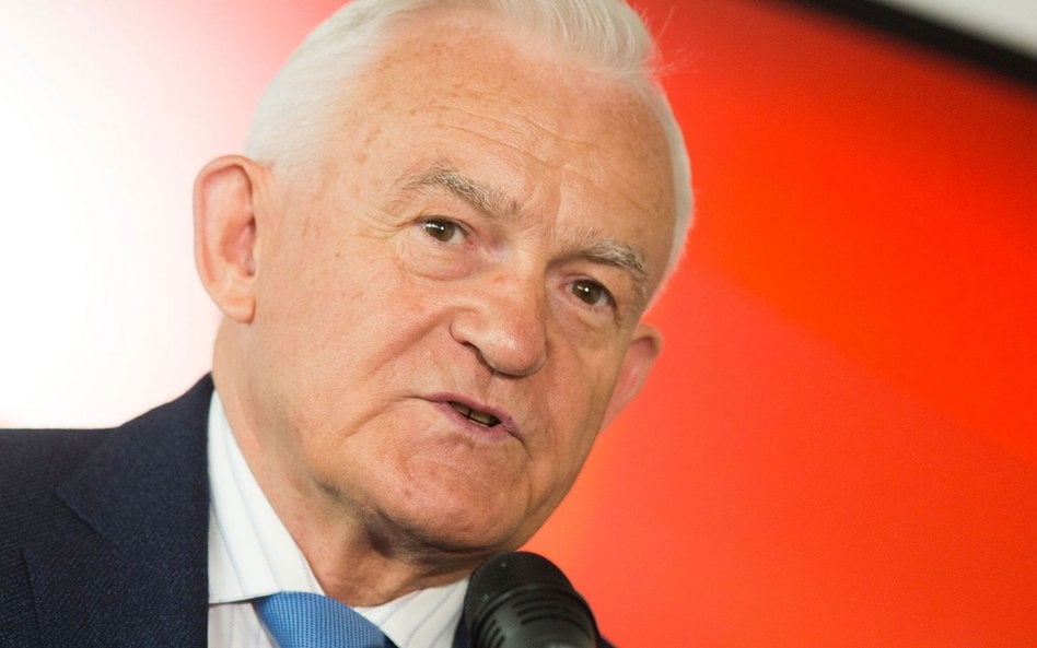 Miller: Kaczyński stawia strzałki, wszyscy inni biegną