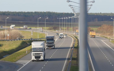 Na drogach można spotkać coraz mniej starych ciężarówek, bo polskie firmy sukcesywnie wymieniają spr