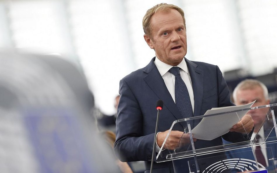 Tusk wzywa Rosję do uznania odpowiedzialności za katastrofę MH17