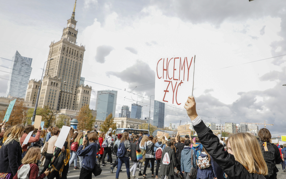 20 września, w dniu pierwszego zaplanowane-go na dużą skalę protestu, manifestacje odbyły się w 150 