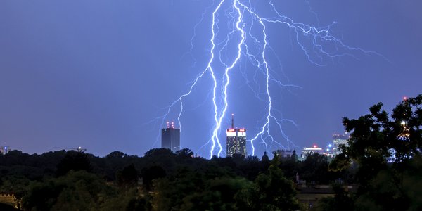 Nadciągają burze. Ostrzeżenia IMGW dla niemal całej Polski