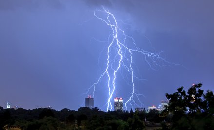 Po południu pogoda gwałtownie się zmieni. Ostrzeżenia IMGW przed burzami