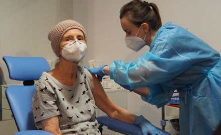 Zaszczepionych na grypę zostało dotychczas około 2,3 mln osób, czyli około 6 proc. społeczeństwa