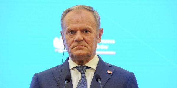 Tusk: Prezydent zablokował promocję oficerów wywiadu. Nawrocki: Premier kłamie