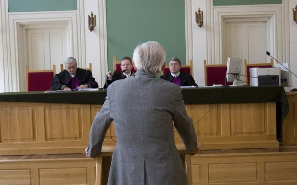 Niższe wynagrodzenie za czas spędzony w sądzie