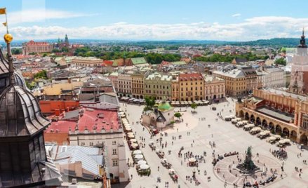 Turyści z dalekich krajów bardziej zainteresowani Polską