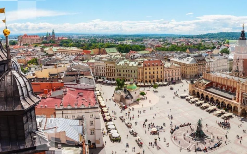Turyści z dalekich krajów bardziej zainteresowani Polską