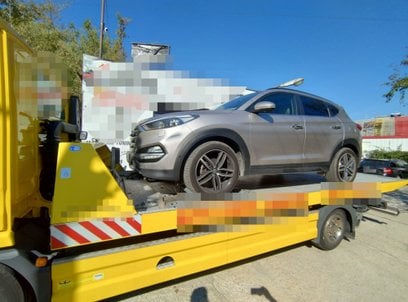 Policjanci ustalili, że jest to samochód pochodzący z Niemiec i to tam został skradziony.