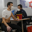 Izrael: Blisko 50 proc. zaszczepionych. Otwarcie gospodarki