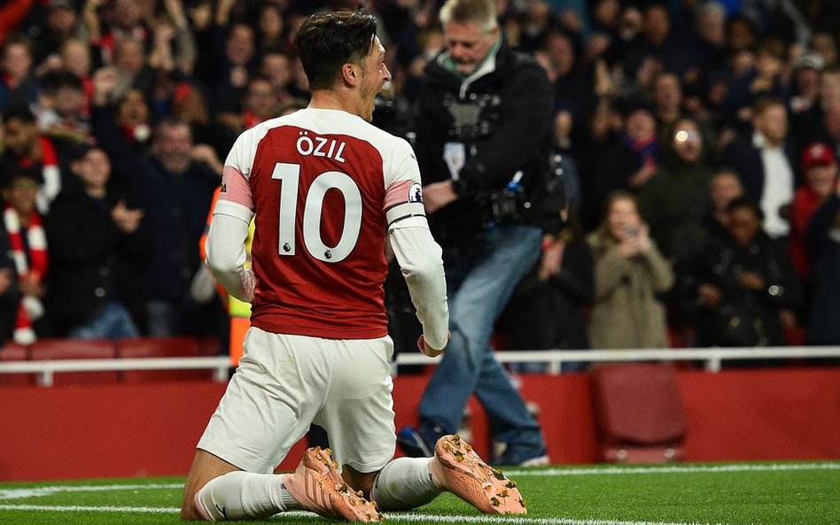 Mesut Oezil najskuteczniejszym Niemcem w historii Premier League