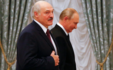 Putin da pieniądze Łukaszence, ale mniej