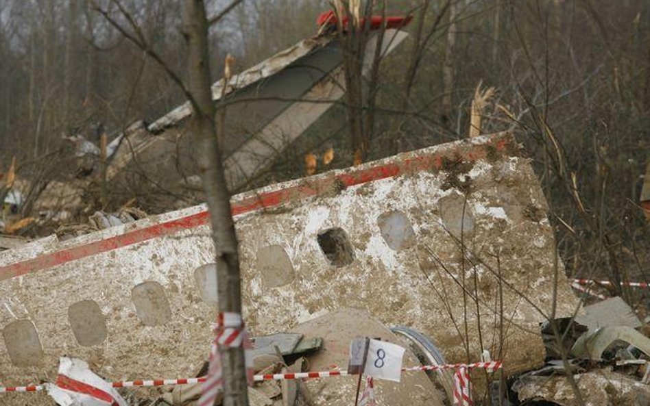 Wrak tupolewa na miejscu katastrofy