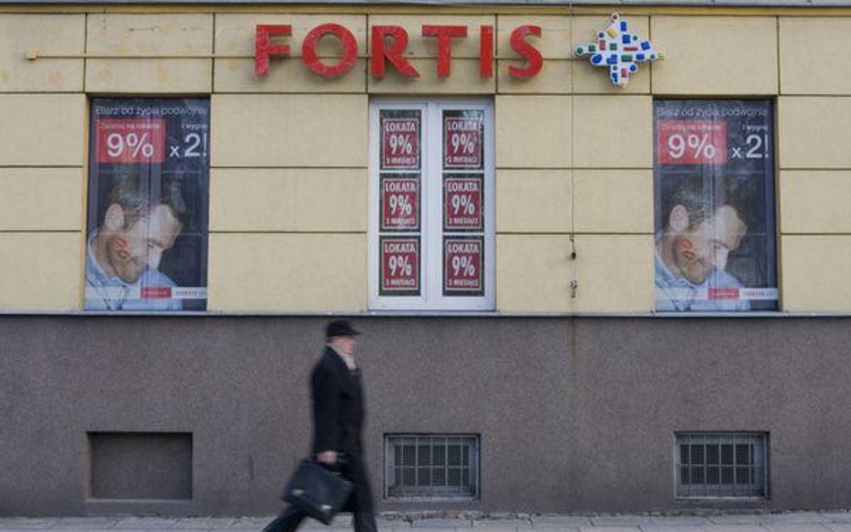 Ostatnią instytucją, która powiadomiła o grupowych zwolnieniach, jest Fortis Bank. Chce on ograniczy