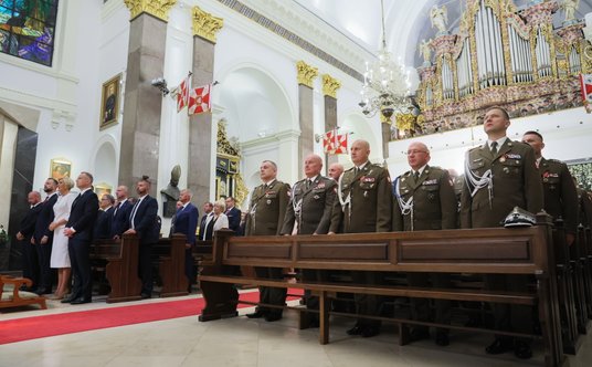 Msza św. w intencji Ojczyzny i polskich żołnierzy w Katedrze Polowej Wojska Polskiego w Warszawie.