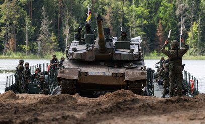 Należący do Sił Zbrojnych RP czołg K2 produkcji południowokoreańskiej podczas ćwiczeń Bursztynowy Ob
