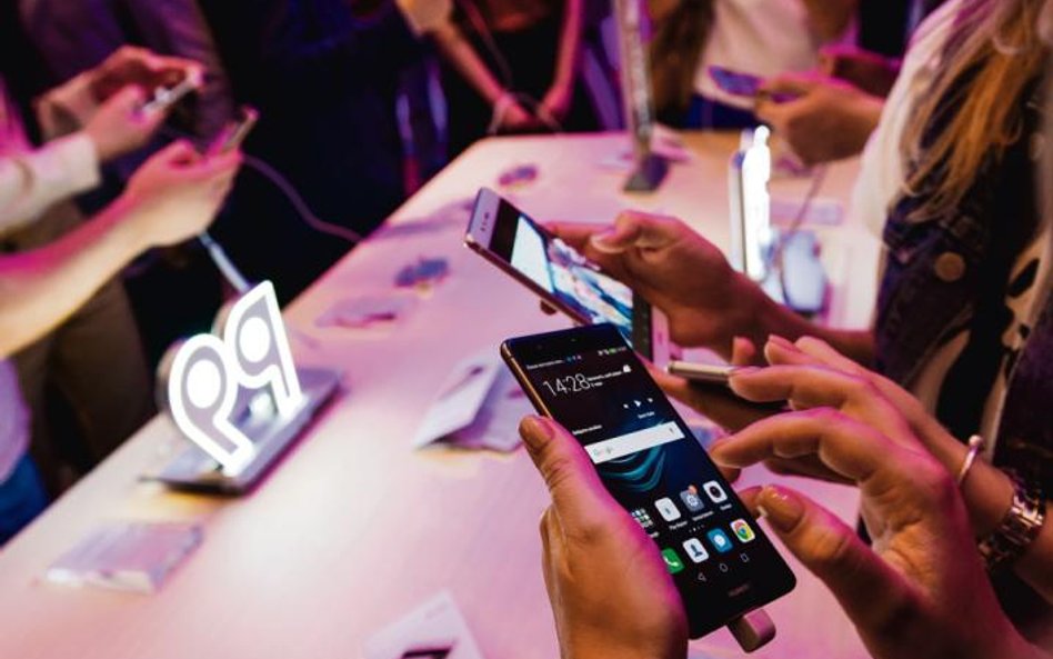 Z urządzeń Huawei nie mogą korzystać już m.in. pracownicy administracji rządowej w Australii czy też