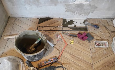 Ceny prac wykończeniowych w 2026 r. Nawet 300 zł/m kw za położenie płytek