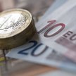 Euro najsłabsze do dolara od 28 miesięcy