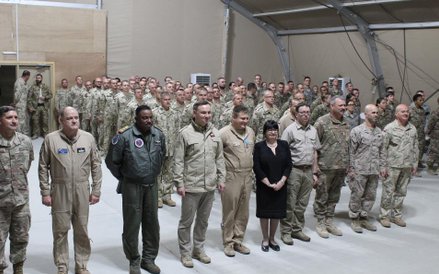 Prezydent Duda spotkał się w Kuwejcie z pilotami z Polski, Włoch, USA i Kuwejtu