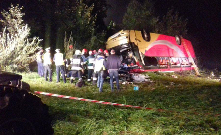 Miejsce wypadku. Kierowcy autobusu grozi do 10 lat więzienia.