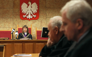 Sędzia Agnieszka Pilarczyk podczas ogłaszania wyroku ws. czwórki lekarzy, oskarżonych o nieumyślne s