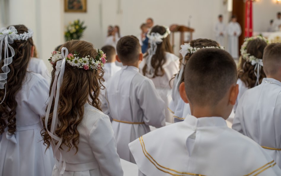Do kogo należą pieniądze z pierwszej komunii?