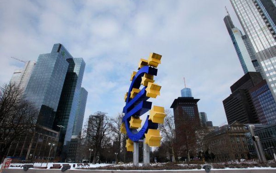 Przedstawiciele ECB przeciwni restrukturyzacji długu Grecji