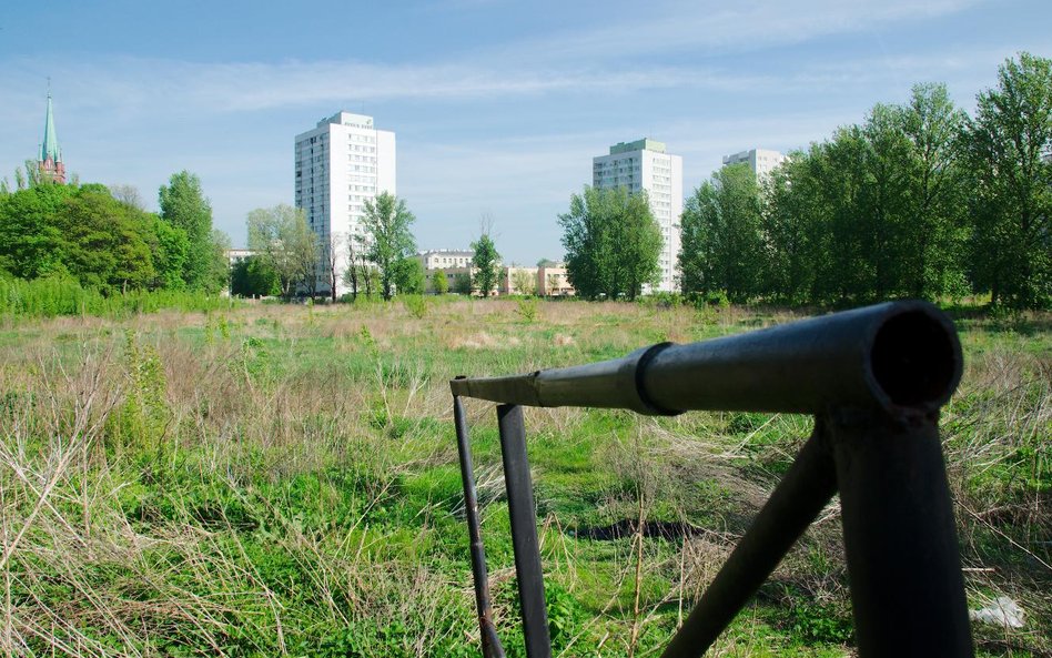 Teren stadionu dawnego Robotniczego Klubu Sportowego "Sarmata" od dawna popada w ruinę