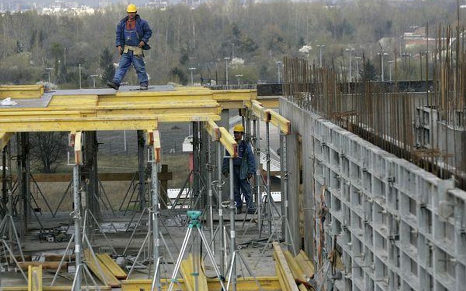 J.W. Construction nie jest jedynym deweloperem, kojarzonym do tej pory z rynkiem mieszkaniowym, któr