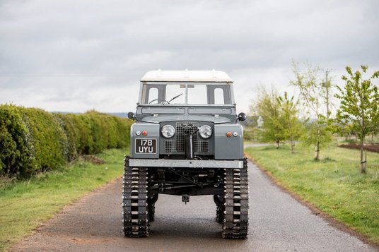 Land Rover Series II przerobiony na pojazd rolniczy przez firmę Cuthbertson