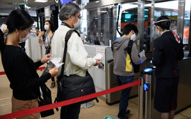 Japan Airlines sugerują pasażerom, by rezygnowali z posiłków