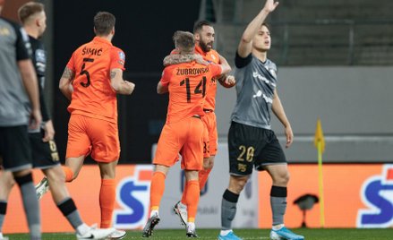Wiceliderem w tabeli jest Zagłębie Lubin, które w piątek zremisowało na własnym stadionie z Lechią G