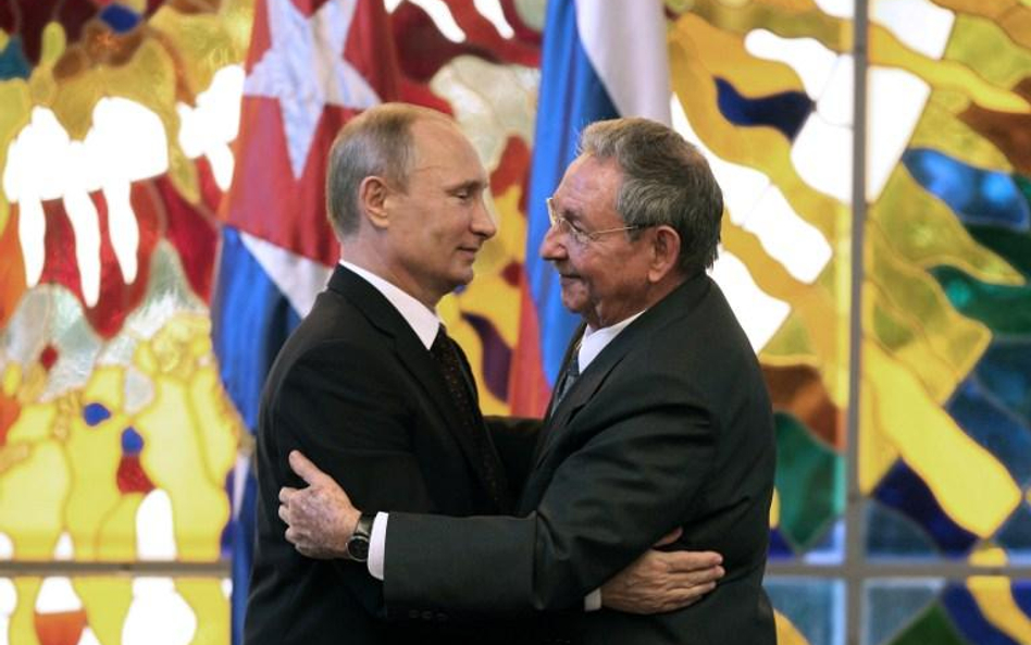 Władimir Putin i Raul Castro