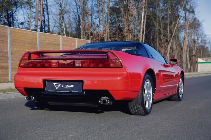 Dopracowany pod każdym względem wóz wciąż cieszy oczy i kierowcę. Ten egzemplarz sprowadzono ze Szwa