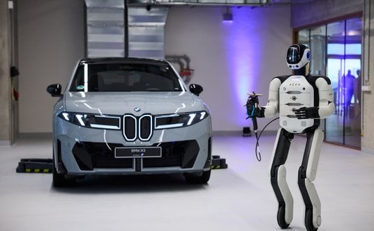 Roboty humanoidalne w fabryce BMW
